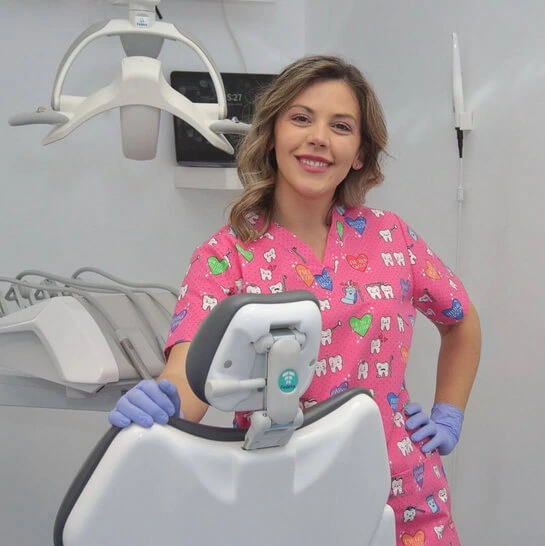 д-р Надя Борисова-Лобо - Специалист по естетична дентална медицина